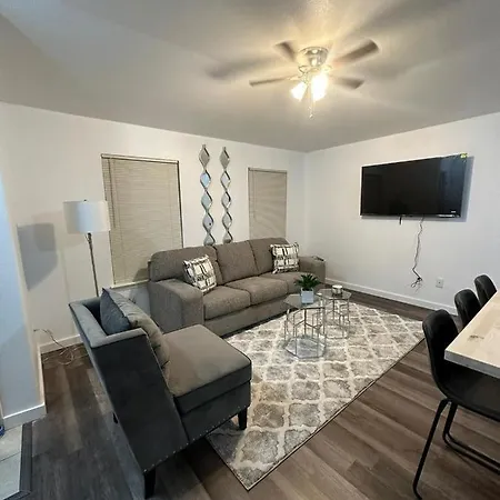 New Remodel - Close To Sea World- Family Friendly